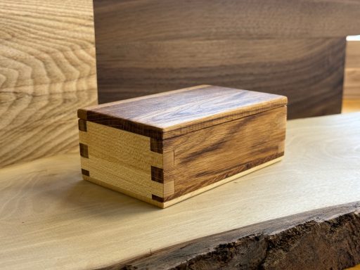 16x10x6,5 cm Kästchen Esche und Ahorn